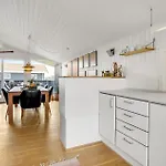3 Bedroom Awesome In Σπίτι διακοπών *