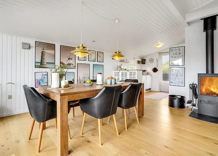 3 Bedroom Awesome In Casa vacanze *