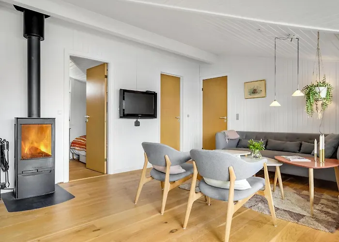 3 Bedroom Awesome In *