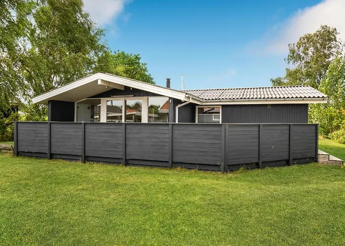 3 Bedroom Awesome In Casa vacanze Børkop